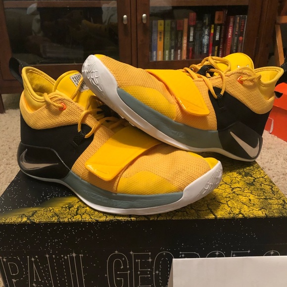 nike pg 2 to the moon